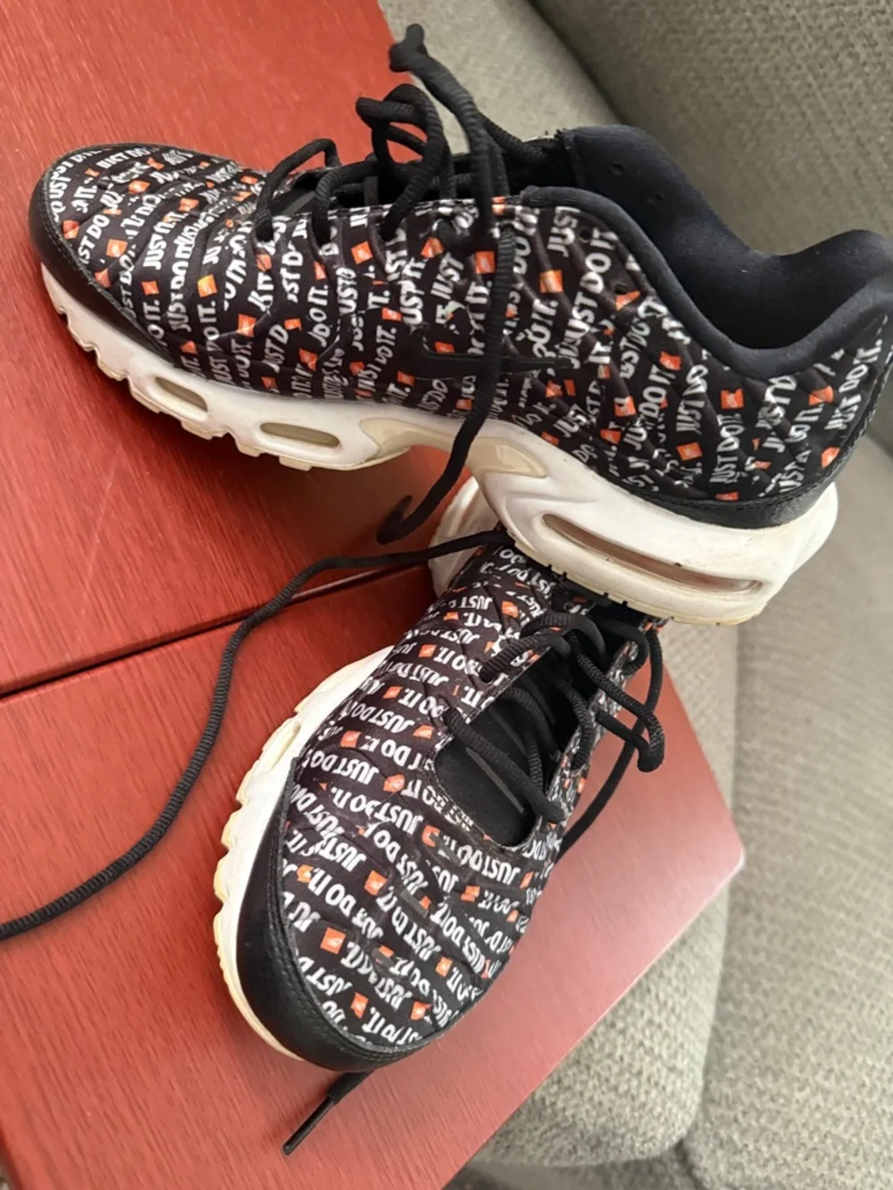Nike Black, White and Orange 'Just Do It' Logo Running Shoes - Picture 4 of 5